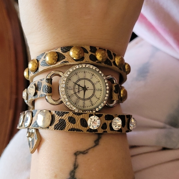 Leapord print wrap style watch - Picture 3 of 3